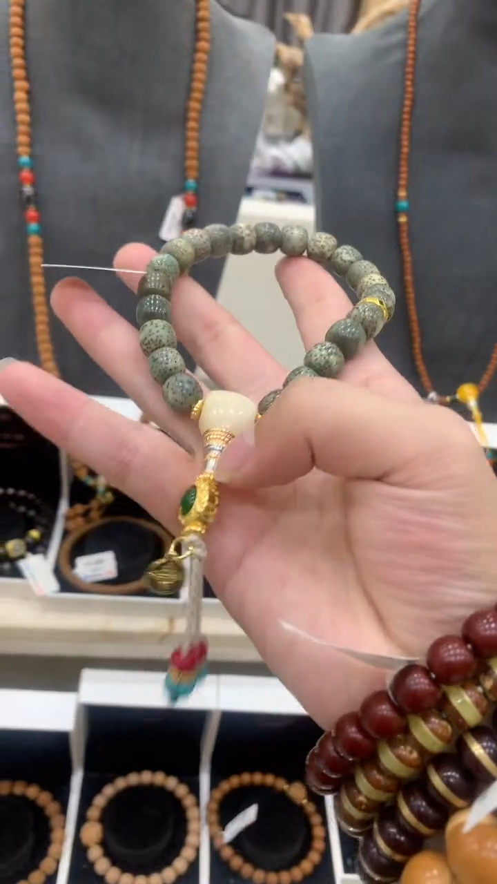 把件猴头核桃断*离手头雕刻屁桃手串