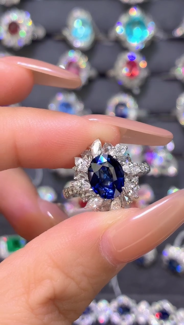 戒指蓝宝石18K金镶嵌-2.23克拉*无烧