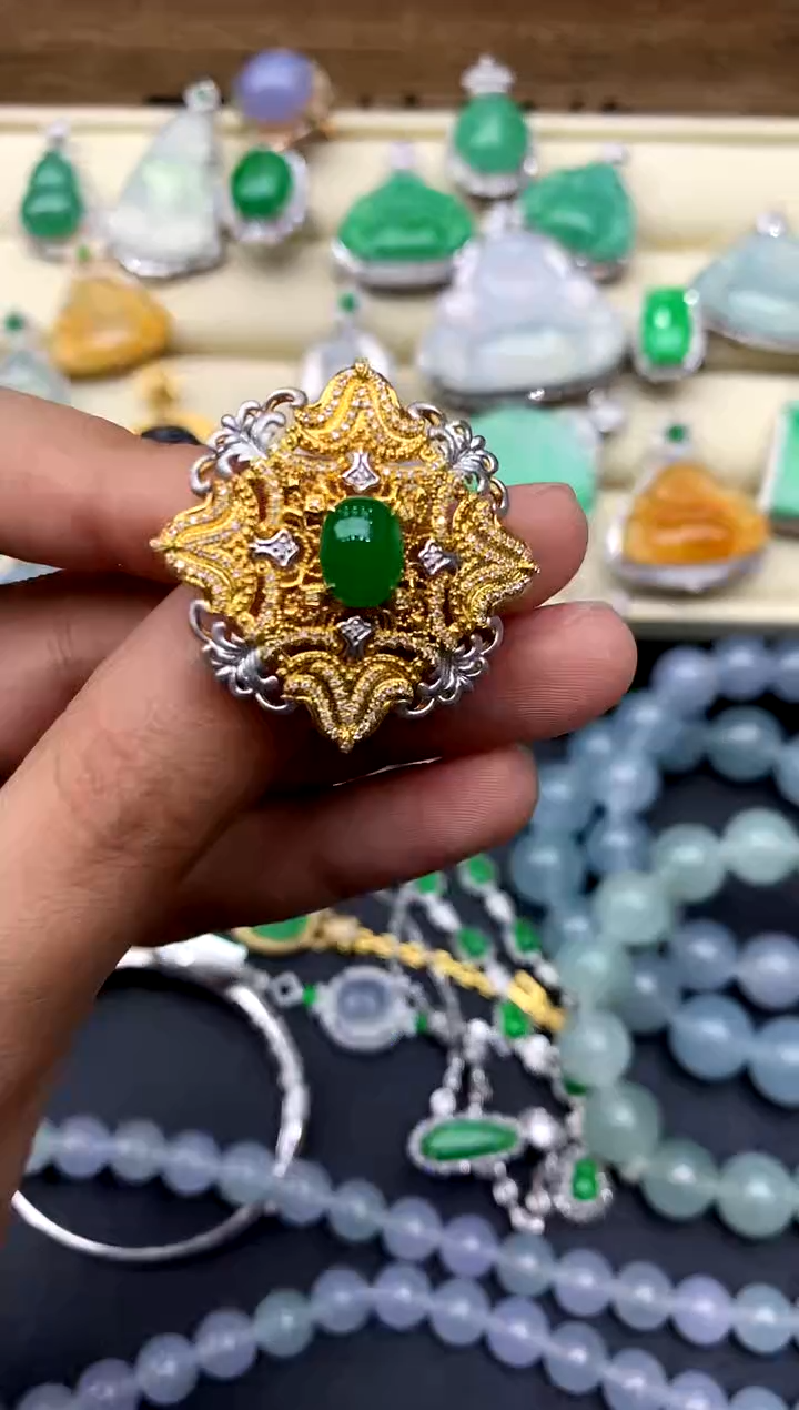 【闪购商品】翡翠颈饰18K金镶嵌373-中国好珍宝