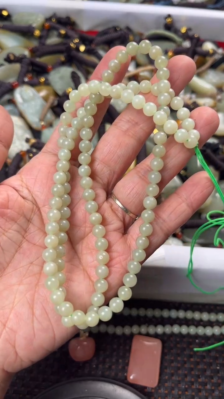 【闪购商品】和田玉颈饰未镶嵌多样性发货没有证书拍一发一有瑕