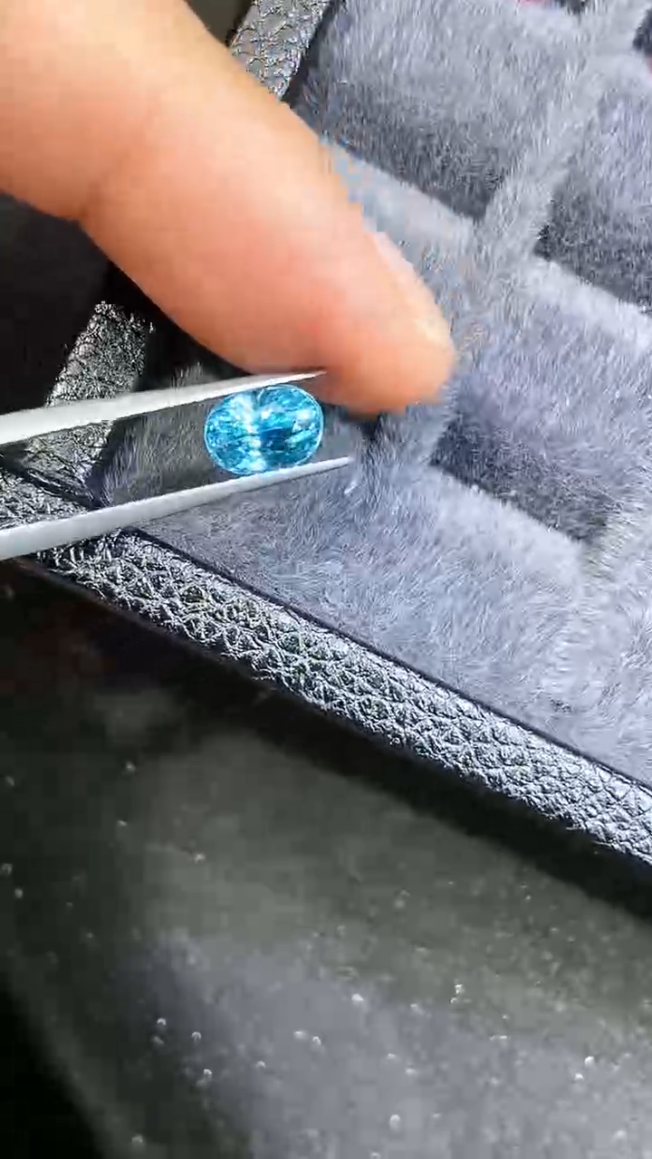 【闪购商品】定制锆石在未镶嵌天然风信子2.495克拉