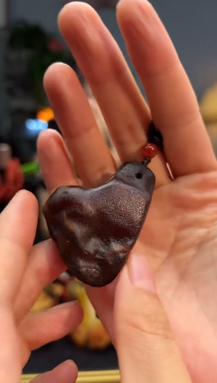 琥珀颈饰未镶嵌吊坠