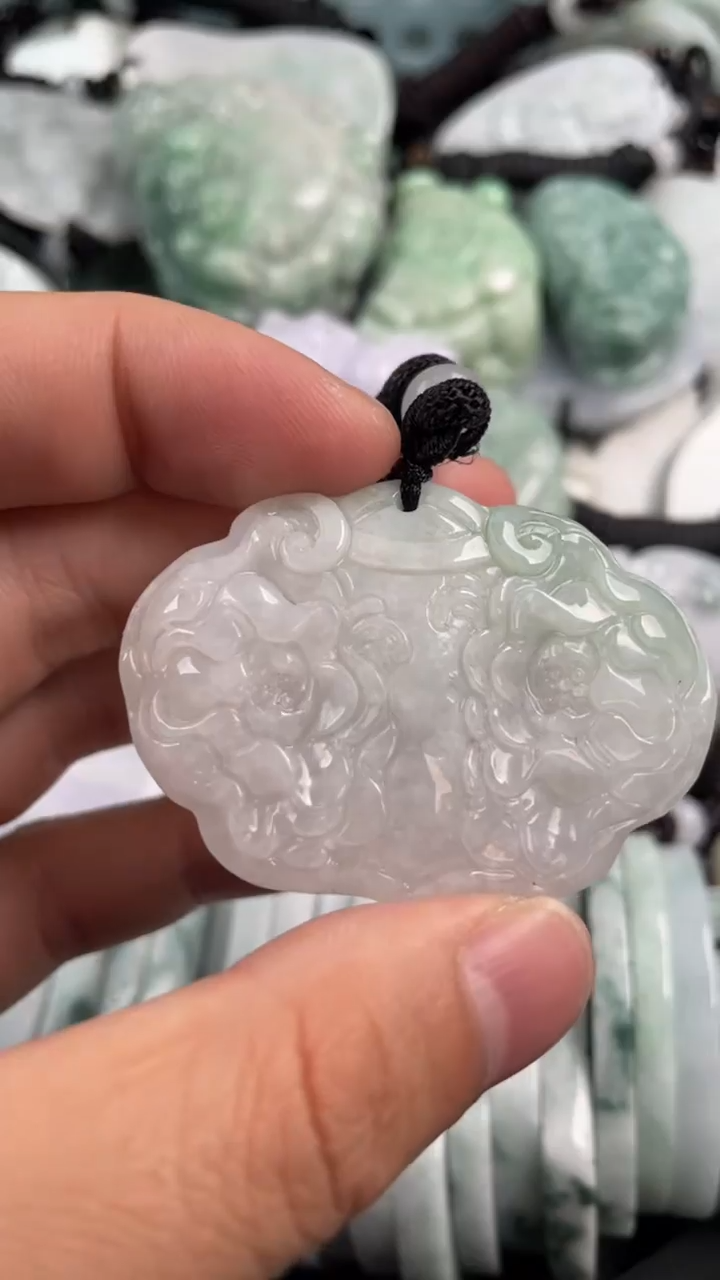 翡翠未镶嵌吊坠(不含链)1