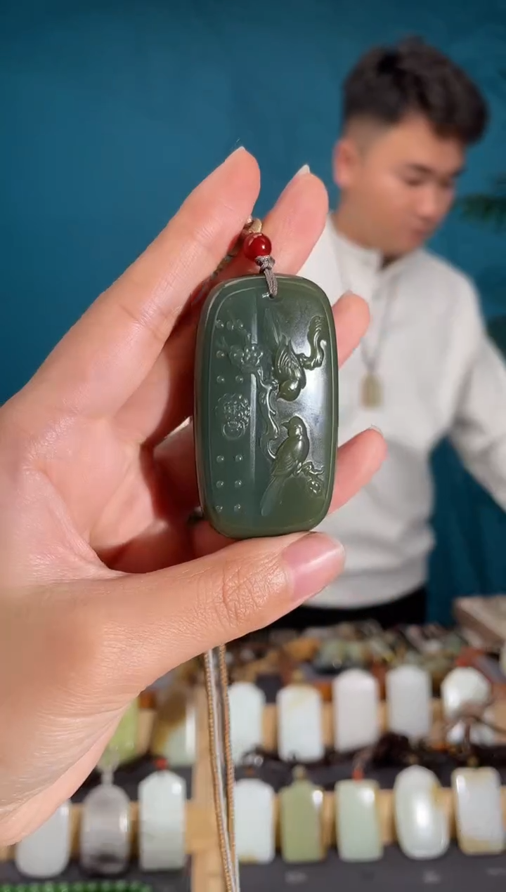 颈饰未镶嵌和田玉1