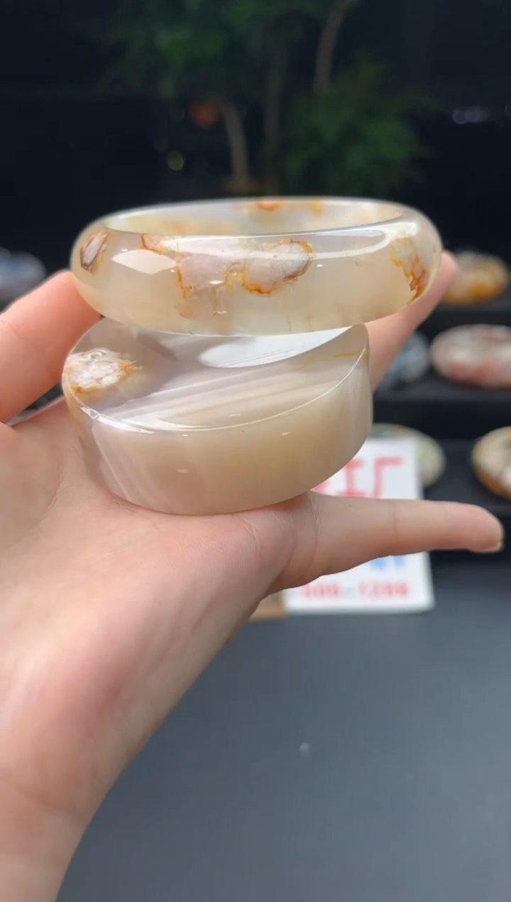 【闪购商品】石英质玉手镯未镶嵌赠送镯心（63圈口）无证书