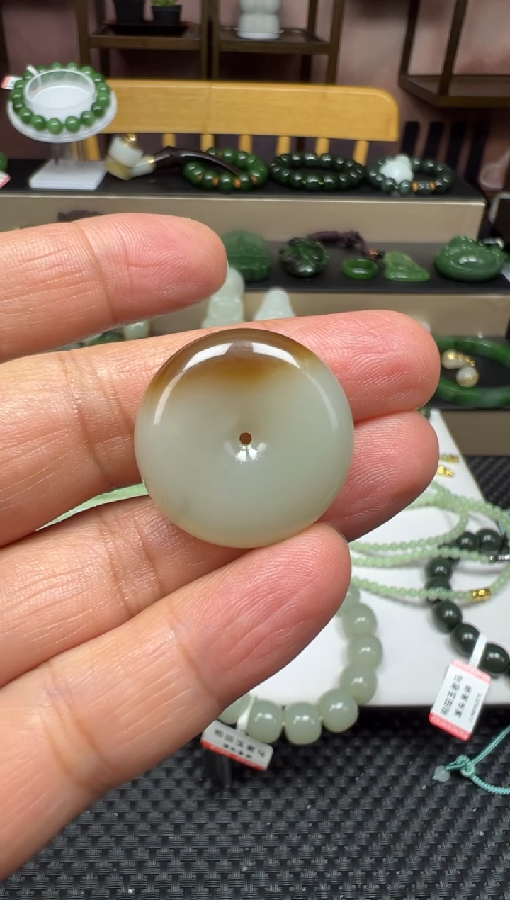 颈饰未镶嵌和田玉【老马】和田玉新疆且末楼兰三色带糖平安扣