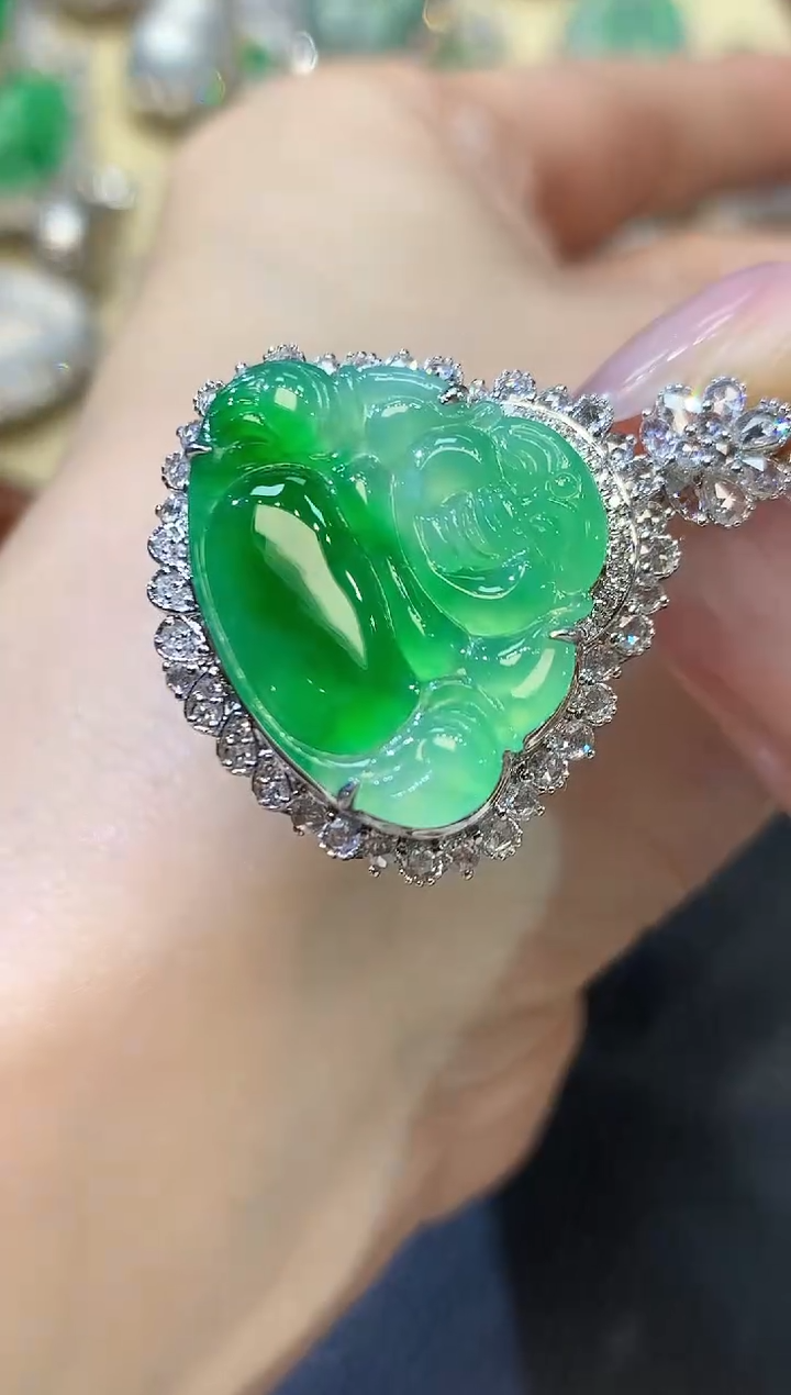 【闪购商品】翡翠吊坠(不含链)18K金镶嵌C38