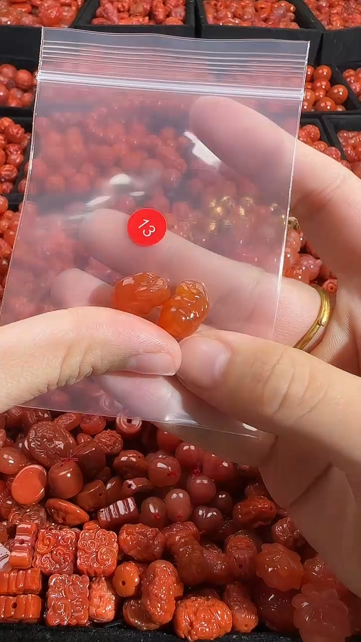 颈饰未镶嵌南红玛瑙1