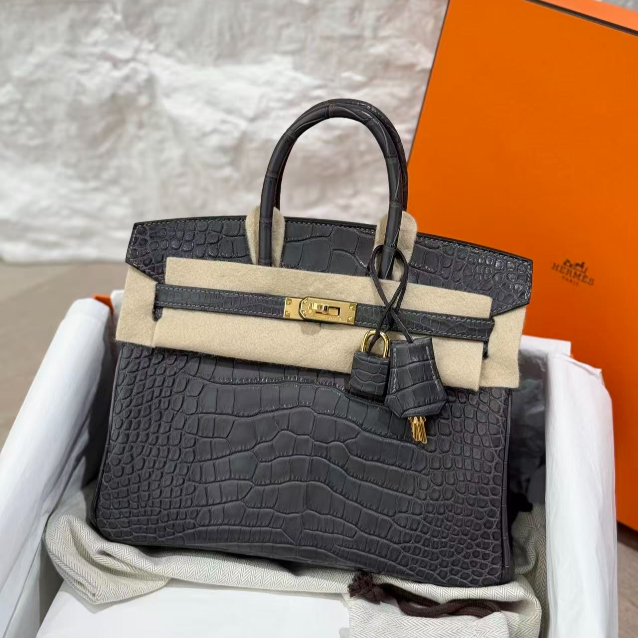 未使用 Hermes/爱马仕 BIRKIN25 雾面方块鳄鱼 石墨灰 金扣k刻