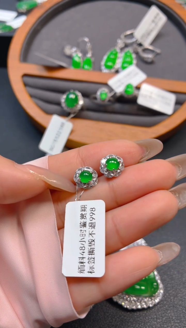 银S925镶嵌翡翠耳饰1
