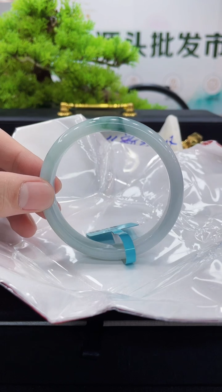 【闪购商品】翡翠手镯未镶嵌手镯