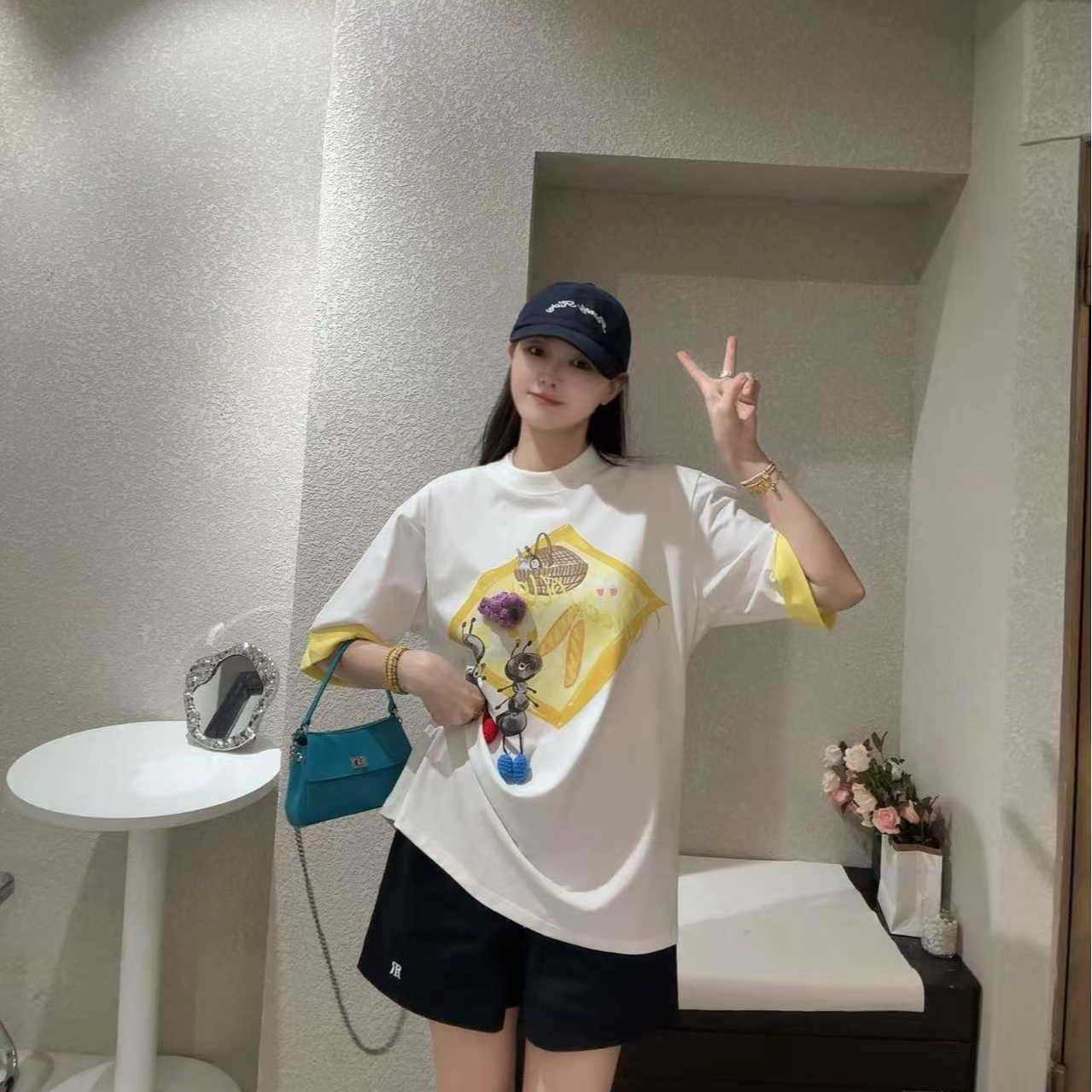 蚂蚁图案短袖大T