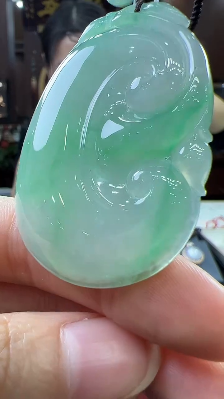 【闪购商品】翡翠挂件未镶嵌如意