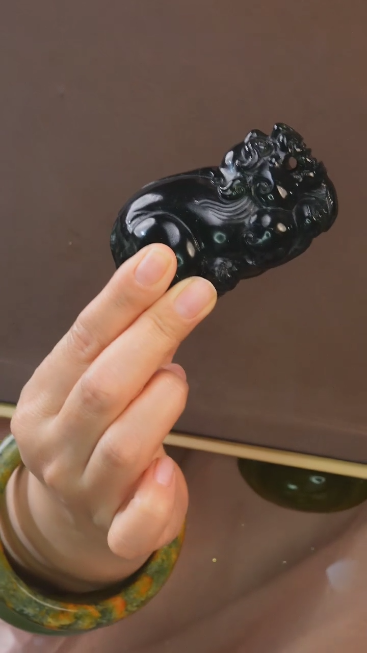 【闪购商品】蛇纹石玉颈饰未镶嵌貔貅手把件-