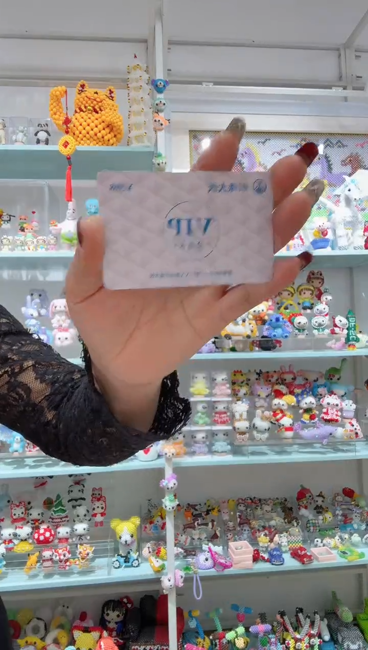 玻璃12100视频卡 一张