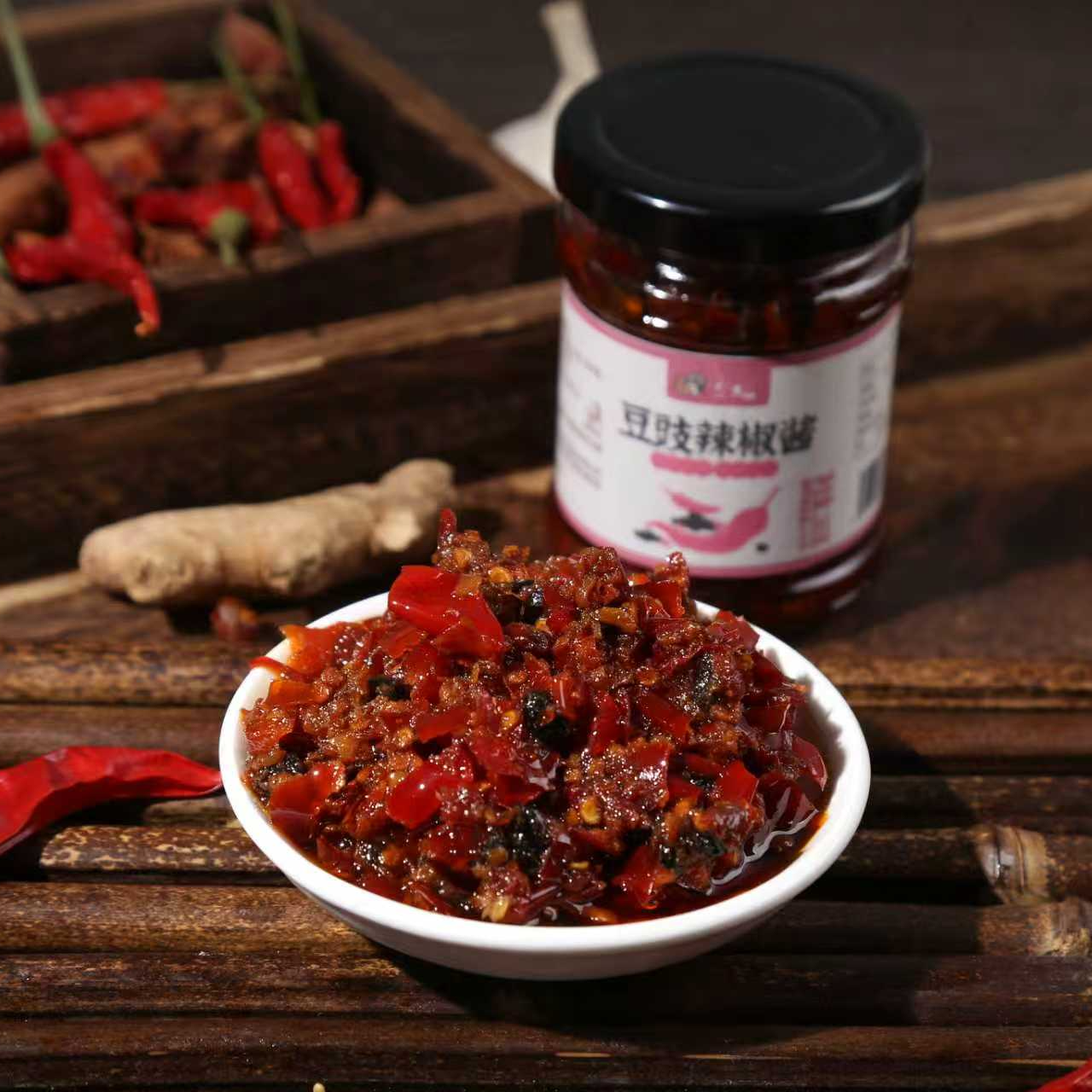 【蒸鱼炒肉绝配】家常菜灵魂搭档！挖一勺豆豉辣椒酱，厨艺瞬间提升！