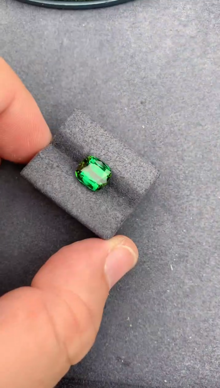 【闪购商品】碧玺裸石未镶嵌3.3ct  绿碧玺