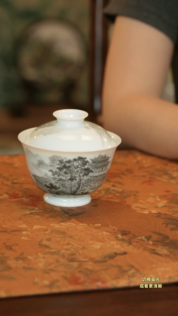 手绘精工墨彩桃源仙境盖碗