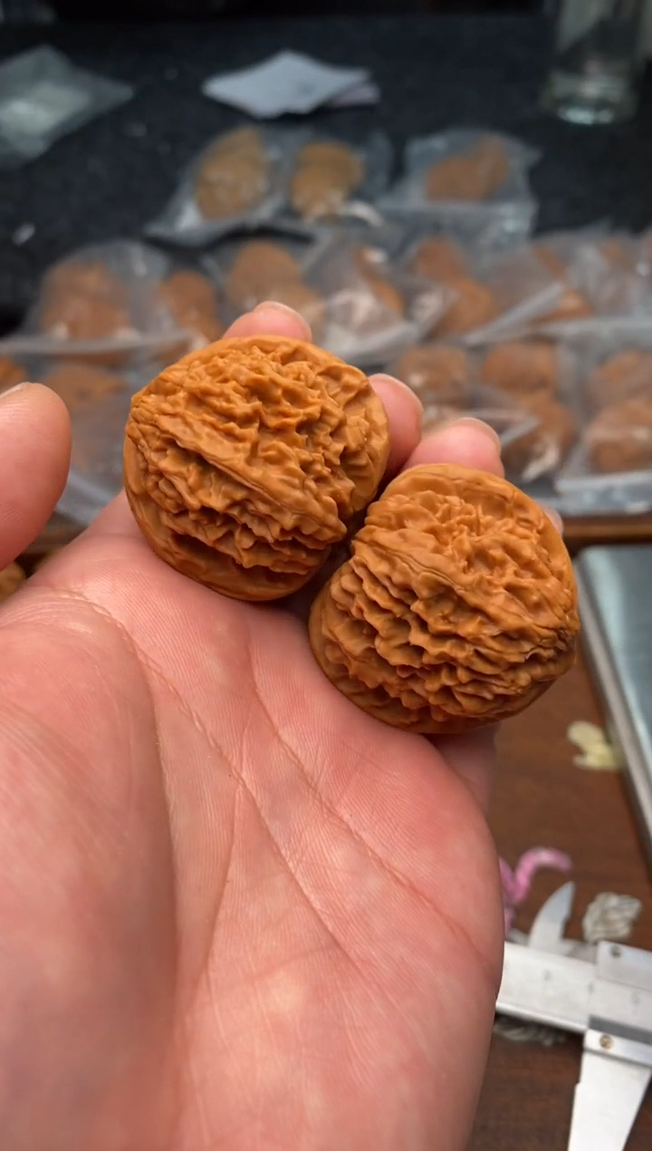 【闪购商品】文玩核桃把件G104号37尺灯笼