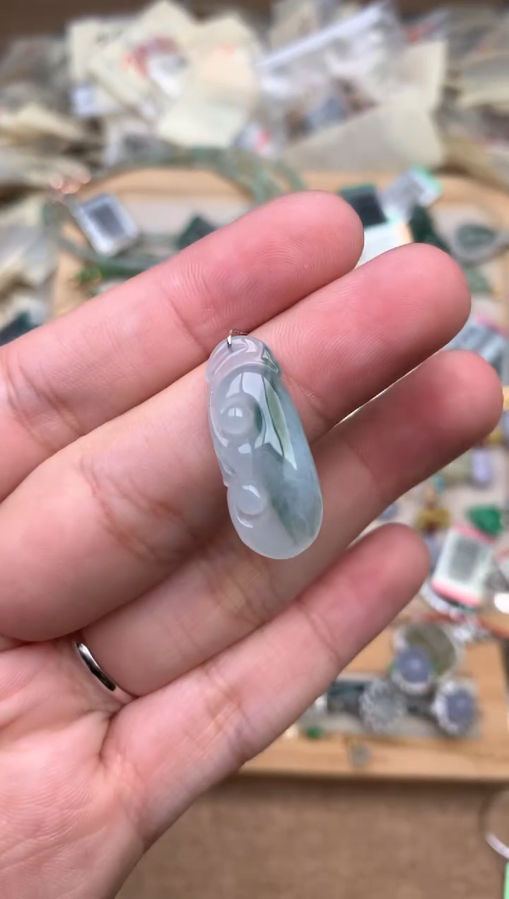 未镶嵌挂件翡翠1