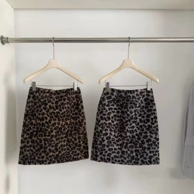【禾嘉】毛圈豹纹短裙
