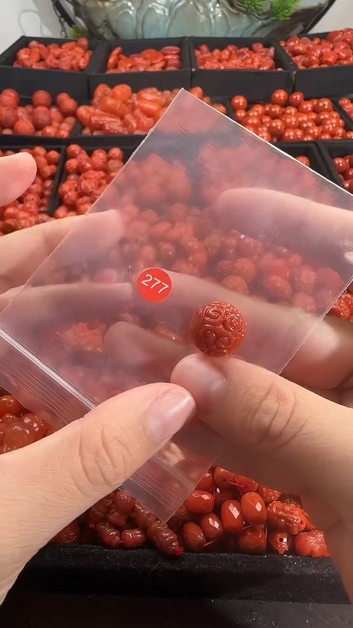 颈饰未镶嵌南红玛瑙1