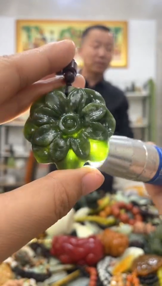 未镶嵌岫玉挂件 