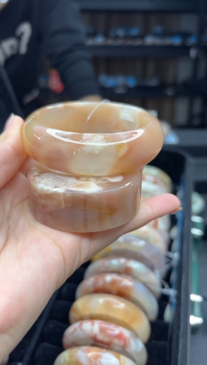 【闪购商品】石英质玉手镯未镶嵌180（56圈赠送镯心）