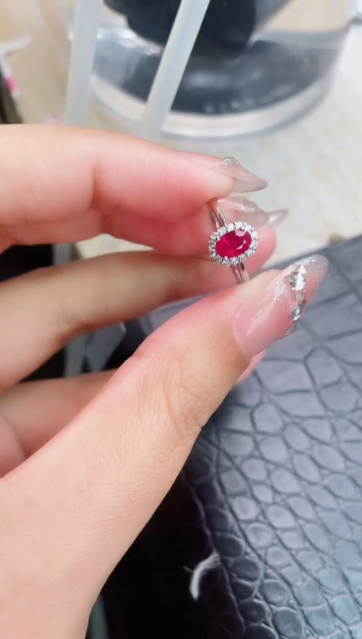 【闪购商品】红宝石戒指18K金镶嵌戒指