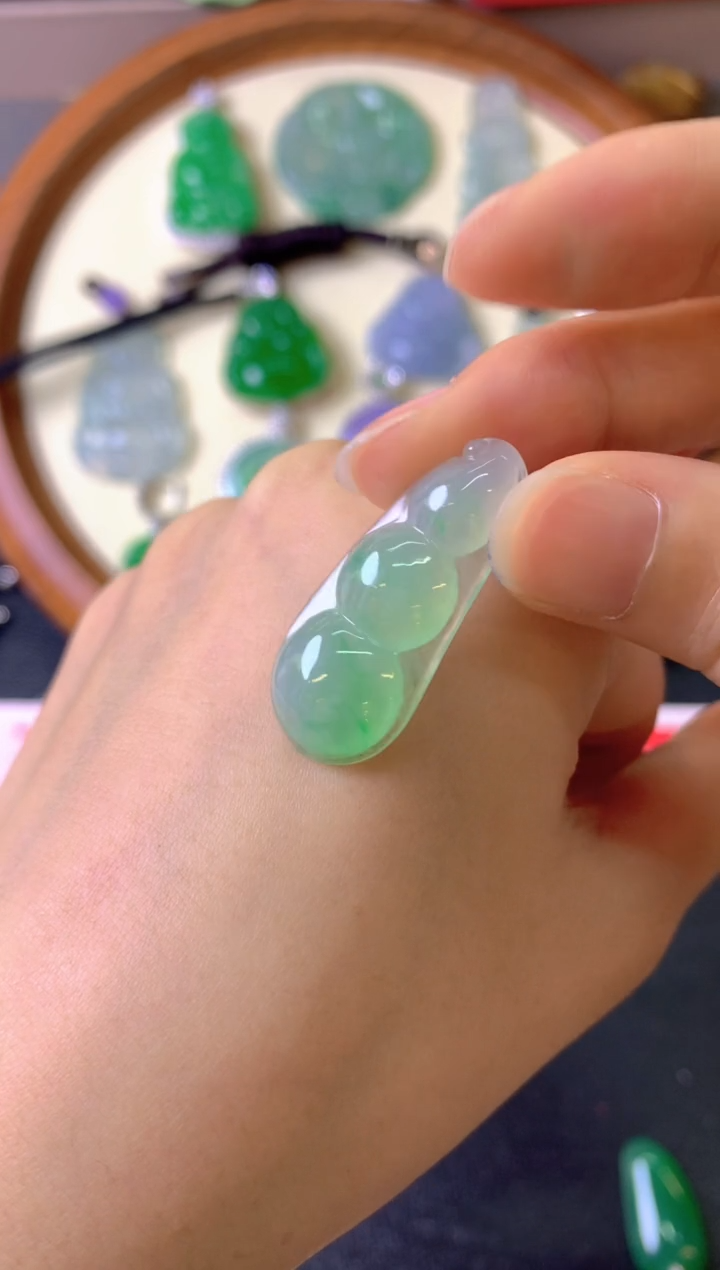 定制翡翠未镶嵌1裸玉（客户意向镶嵌）