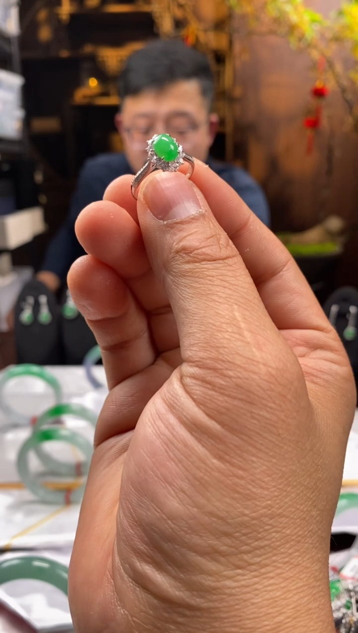 未镶嵌戒指翡翠Y****?kj104