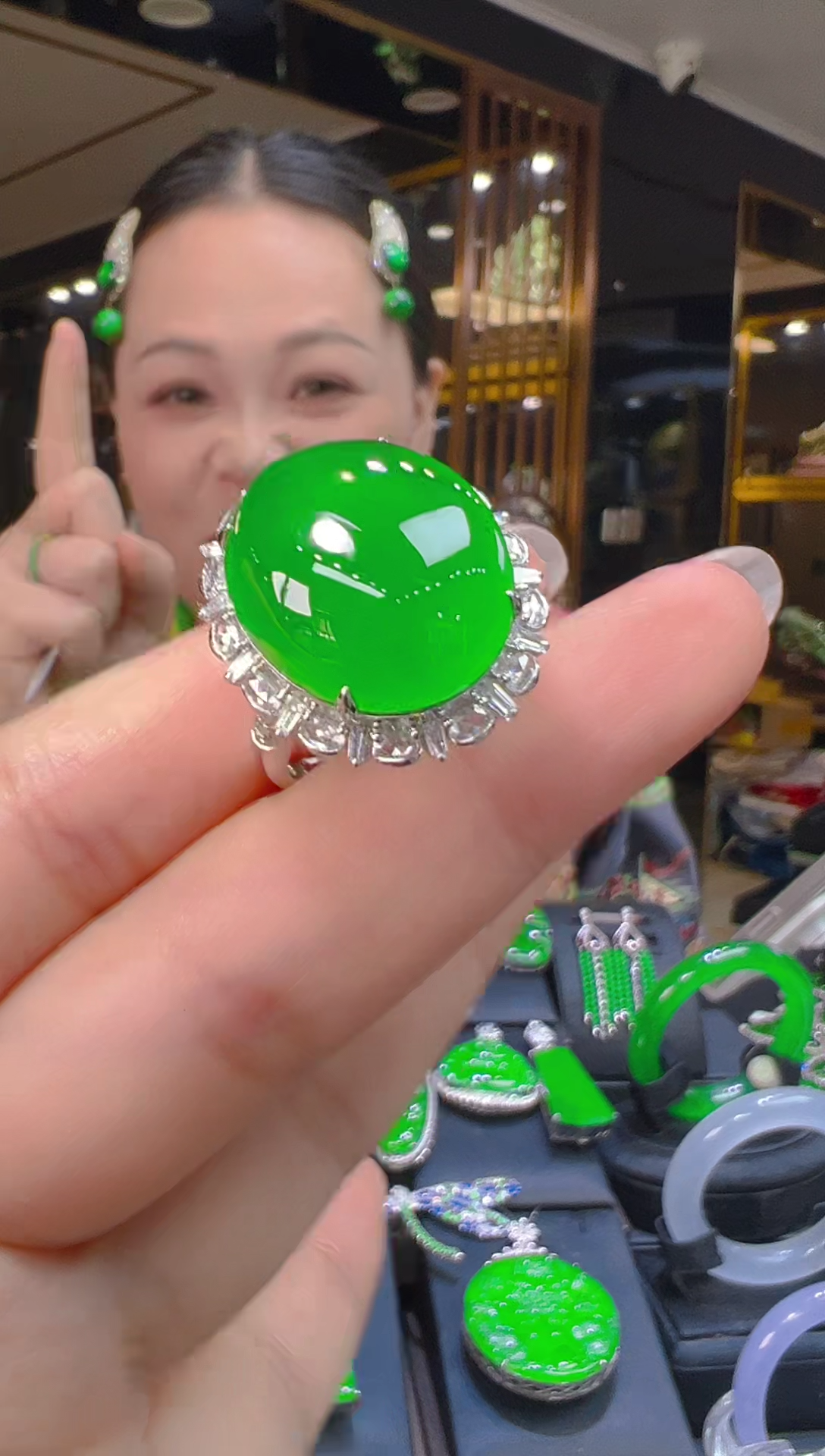 18K金镶嵌戒指翡翠064   