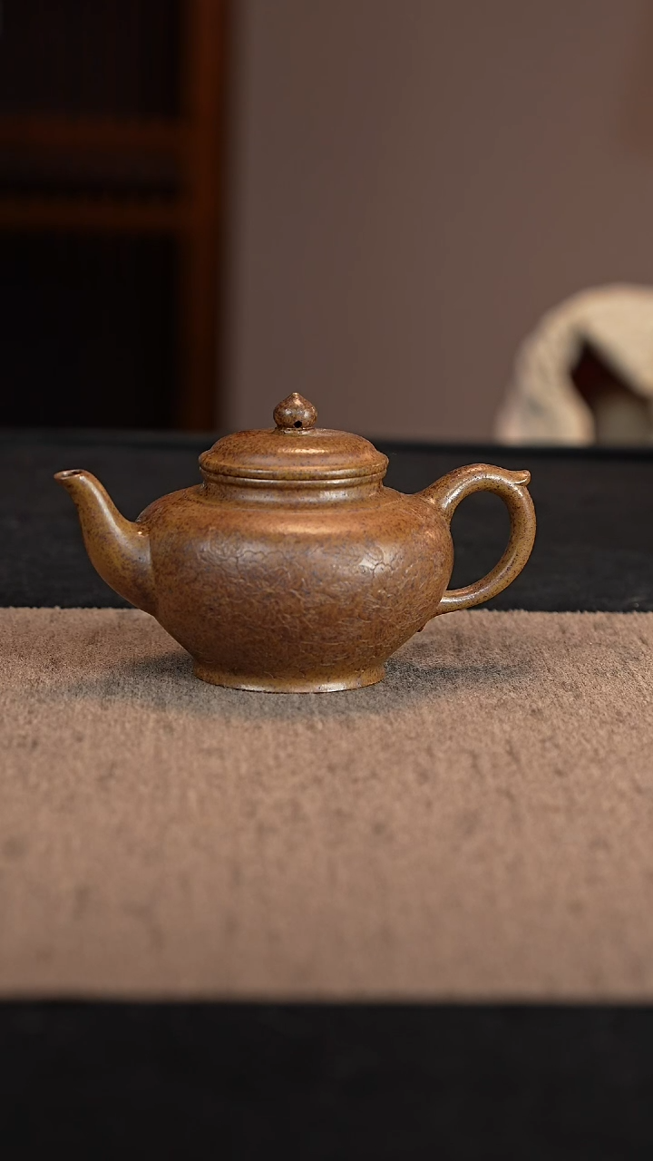【闪购商品】紫砂茶壶梨皮黄笑樱