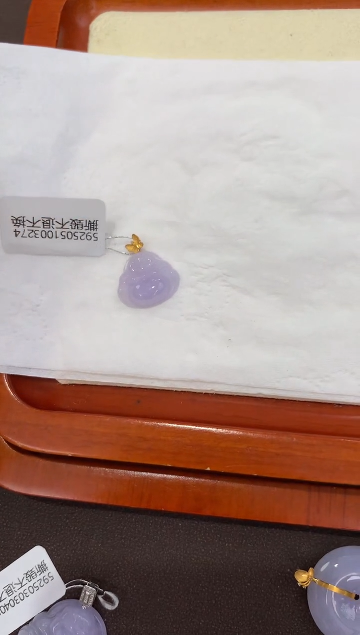 翡翠18K金镶嵌颈饰天然缅甸a货翡翠