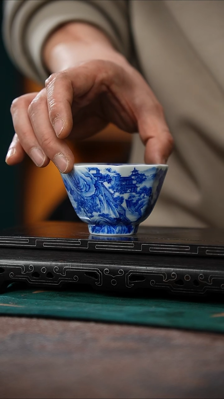 麦***者69-1山水方杯（）