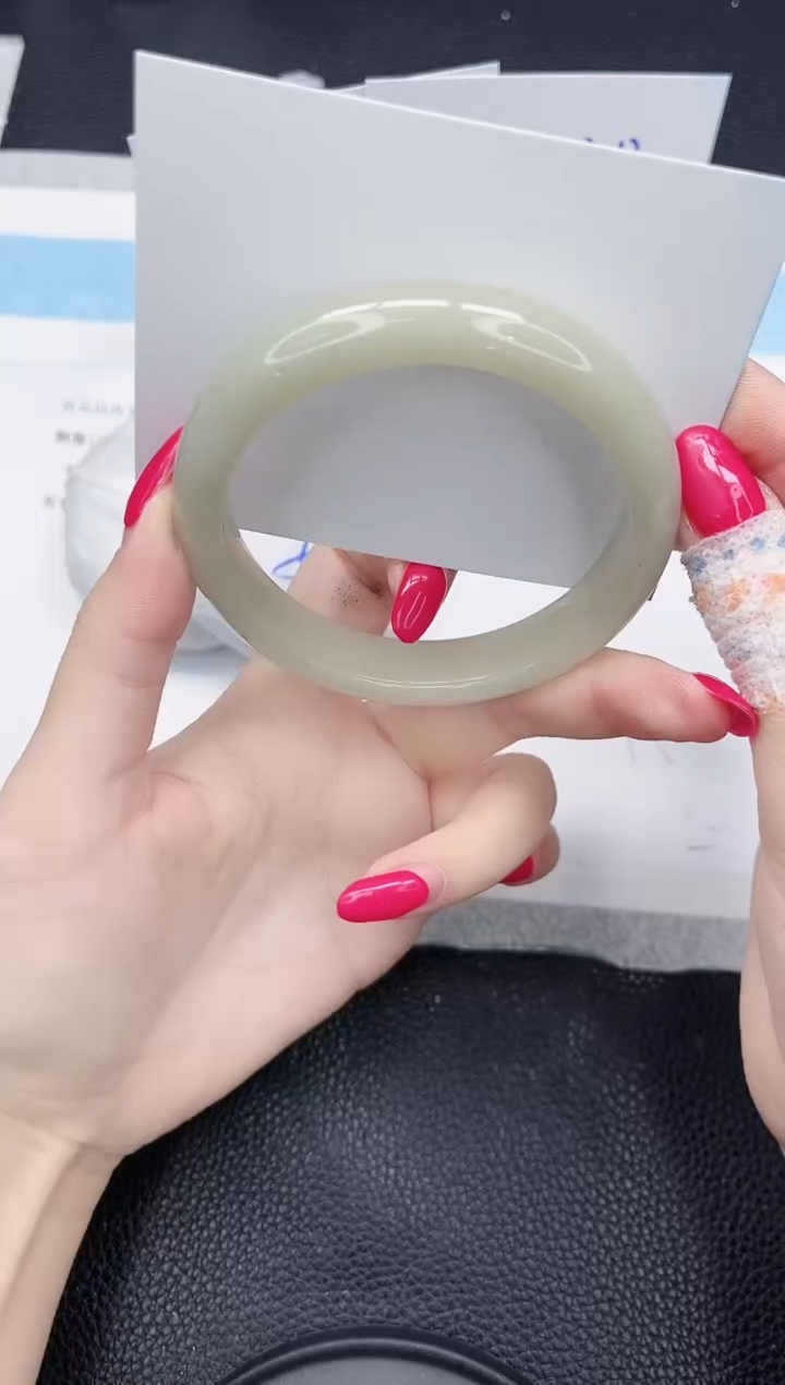 未镶嵌手镯石英质玉186-60.6