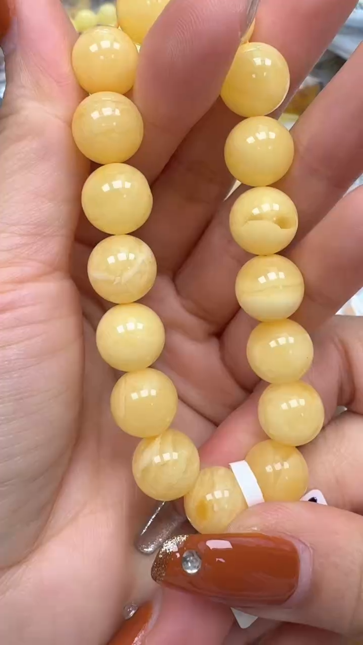 裸石琥珀未镶嵌如图