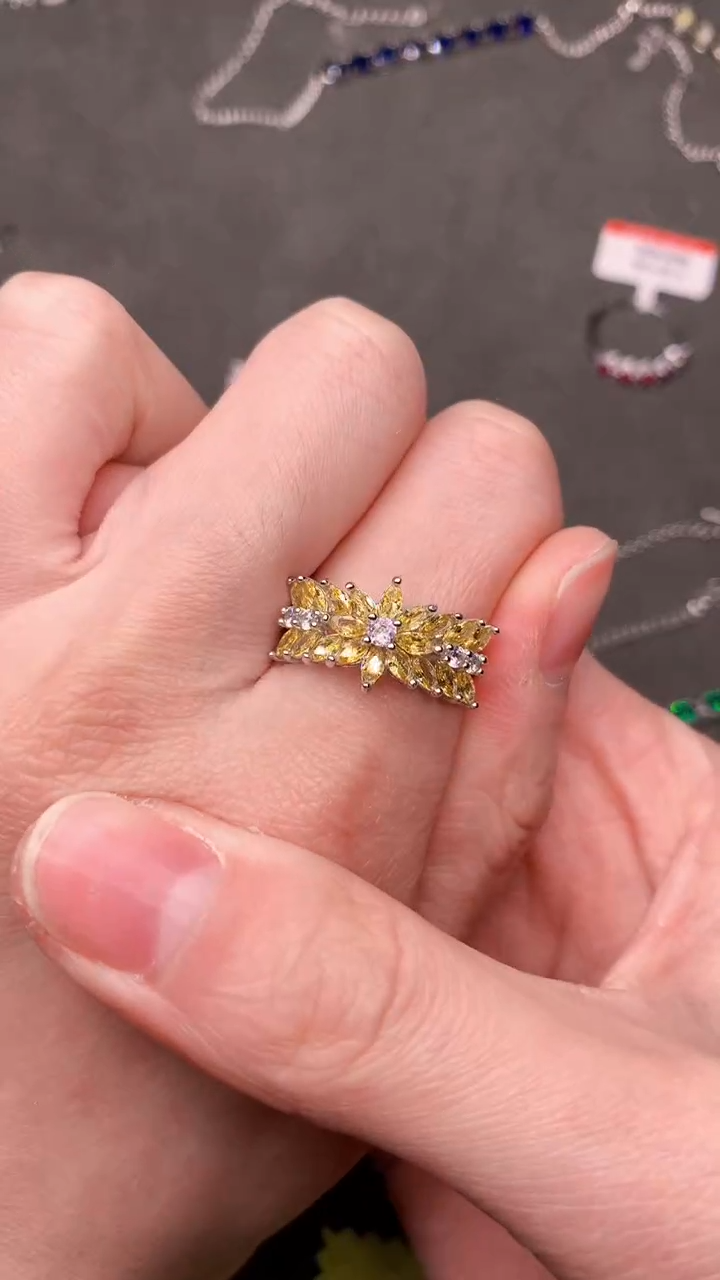 【闪购商品】彩色蓝宝石戒指银S925镶嵌....