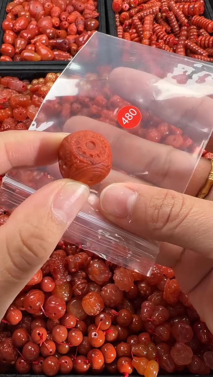 【闪购商品】南红玛瑙颈饰未镶嵌1