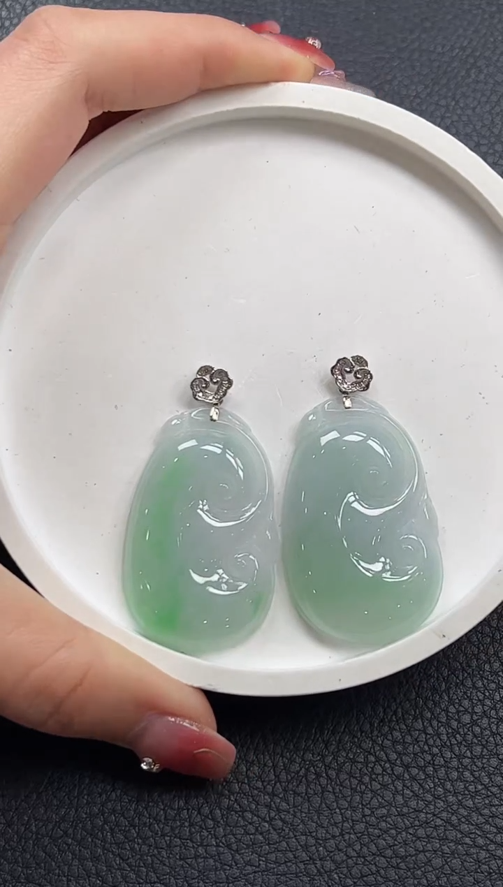 【闪购商品】翡翠颈饰18K金镶嵌如意多样性发1件