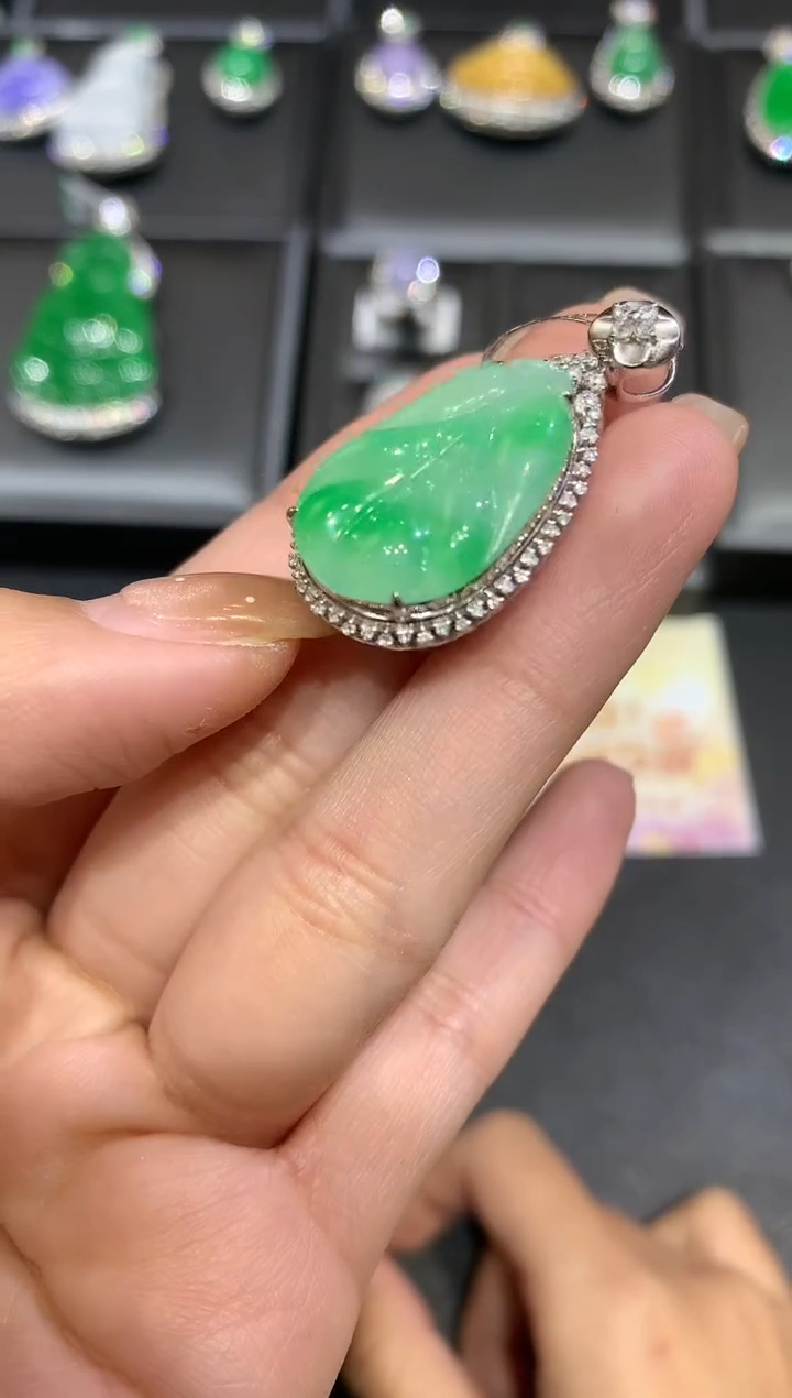 【闪购商品】翡翠吊坠(不含链)18K金镶嵌吊坠A459|9800