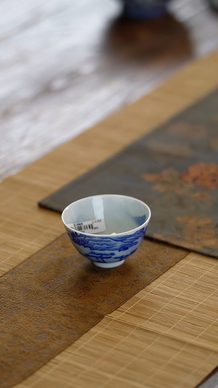 瓷景德镇手绘青花山水品茗杯