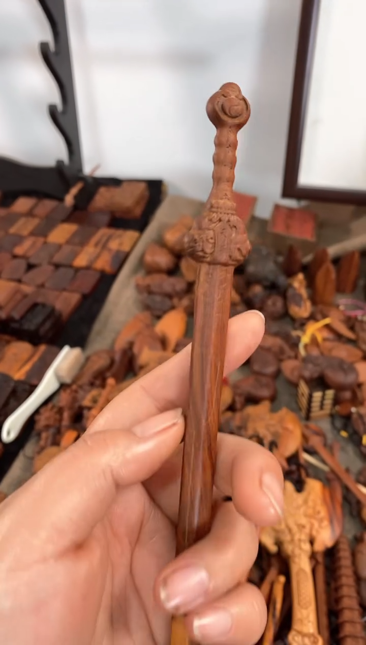 【闪购商品】木枣木19公分天师剑发簪随机发