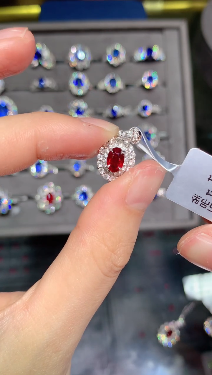 【闪购商品】红宝石吊坠(不含链)18K金镶嵌0.8CT  无烧鸽血红