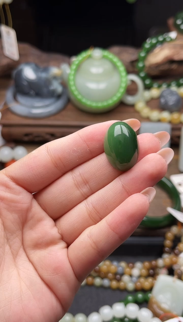 未镶嵌和田玉珠宝半成品，****，俄七碧玉 蛋面9007699