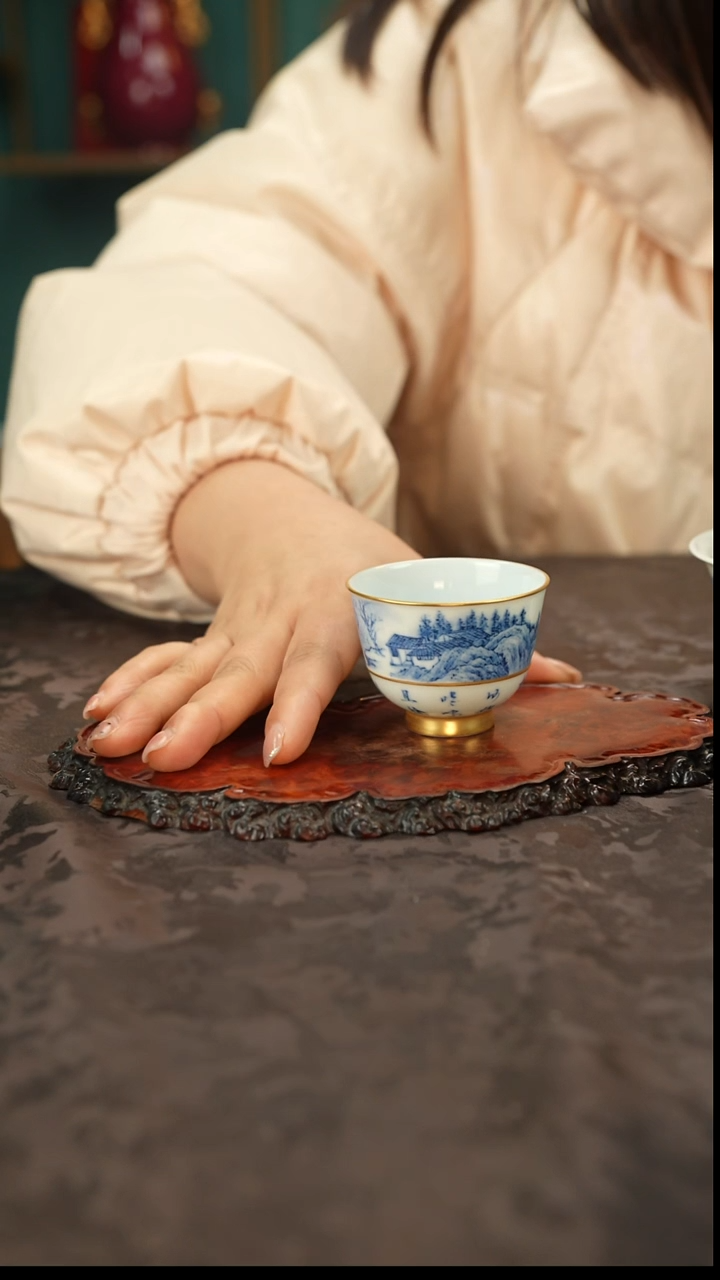 青花手绘山水主人杯