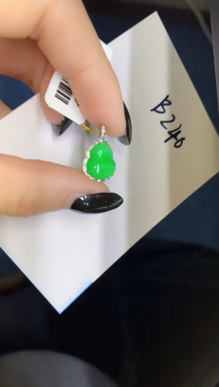 【闪购商品】翡翠18K金镶嵌颈饰00000000000