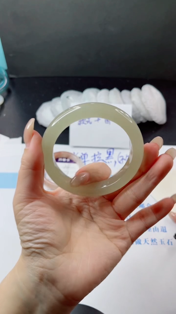未镶嵌手镯石英质玉多样性发货L157