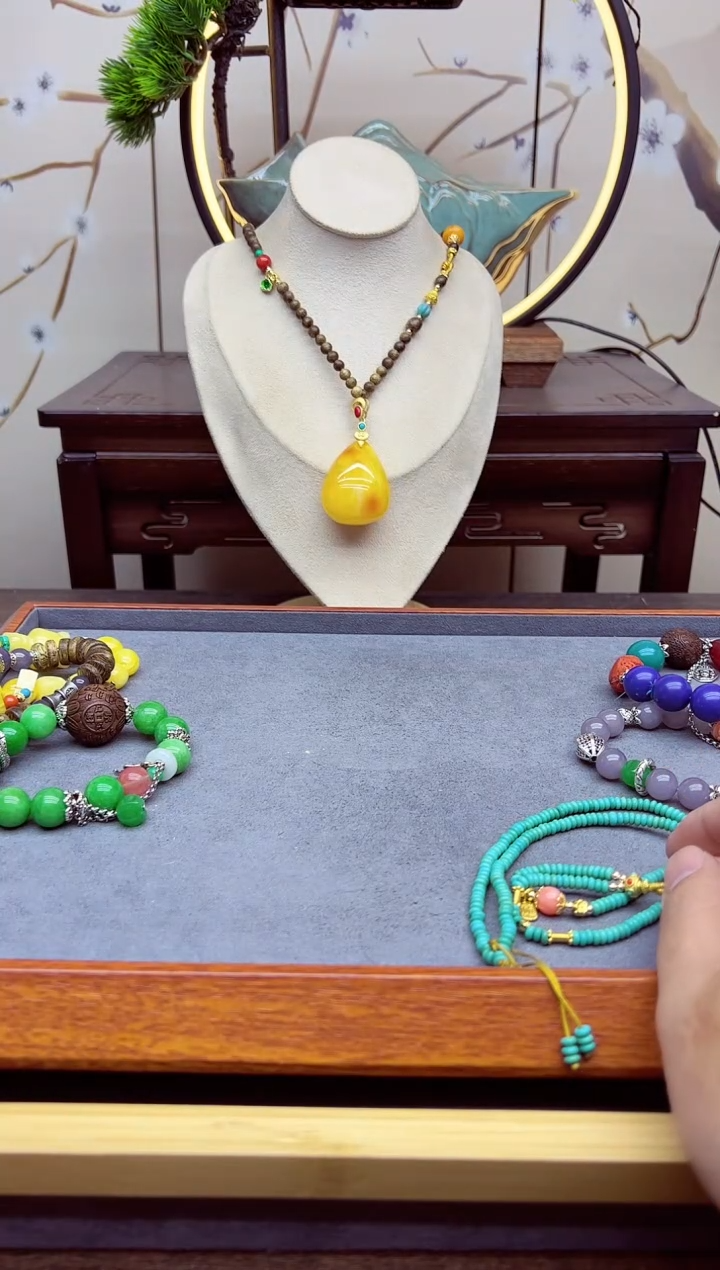 【闪购商品】蜜蜡颈饰14K金镶嵌X15```````