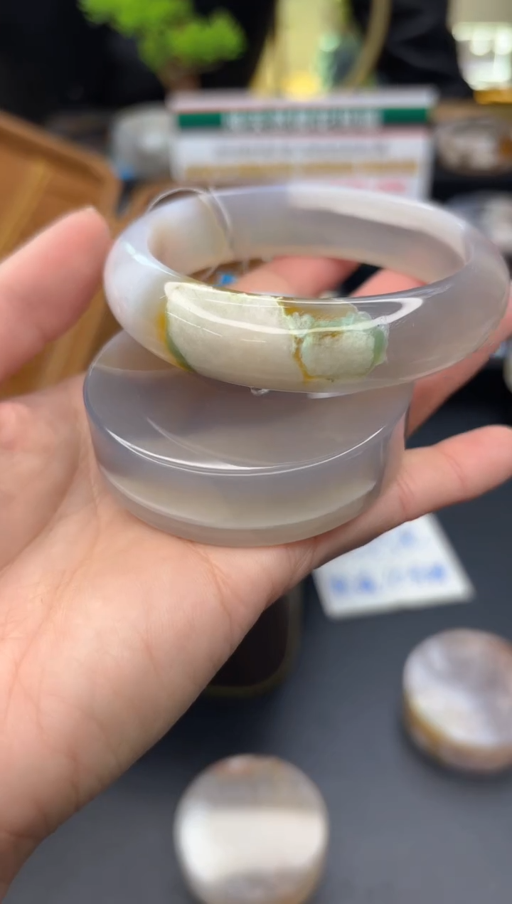 【闪购商品】石英质玉手镯未镶嵌C319(60圈赠送镯心)